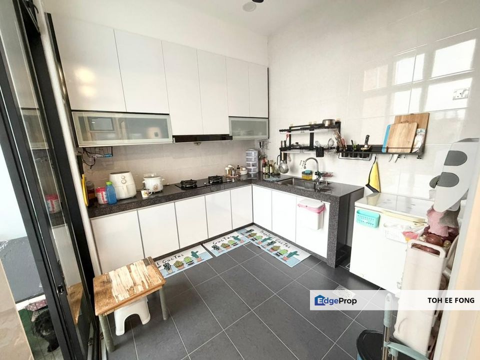 Bandar Cemerlang 3 Storey Cluster House Fully Furnished & Fully Renovated Unit For Sale, Johor, Ulu Tiram