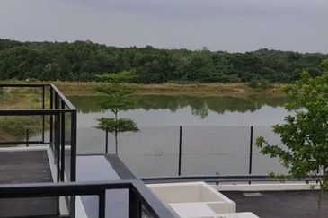 Avira Garden Terraces @ Medini