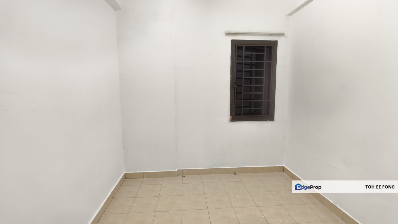 Bayu Puteri 3 Apartment Corner Unit For Sale, Johor, Johor Bahru