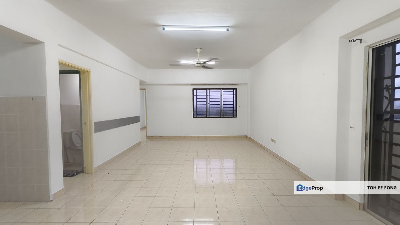 Bayu Puteri 3 Apartment Corner Unit For Sale, Johor, Johor Bahru