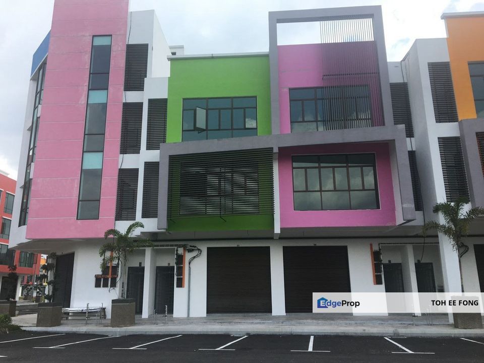 Nusantara Prima 3 Storey Shop Lot Facing Main Road For Sale, Johor, 