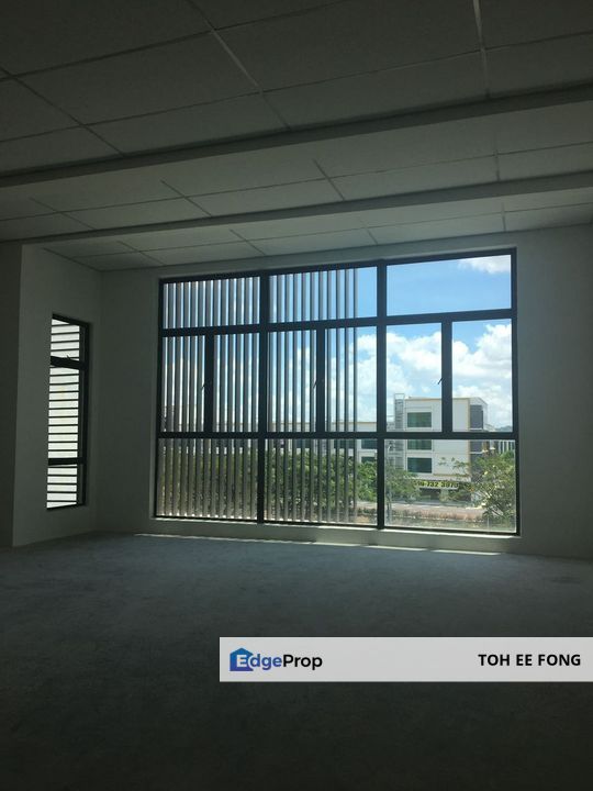 Nusantara Prima 3 Storey Shop Lot Facing Main Road For Sale, Johor, 