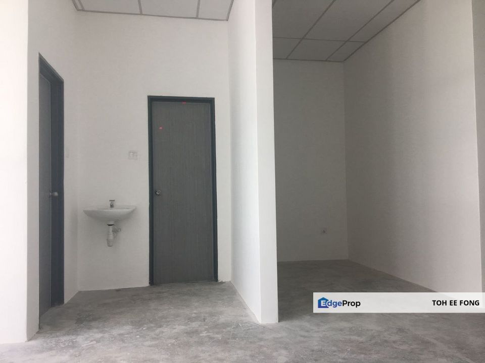 Nusantara Prima 3 Storey Shop Lot Facing Main Road For Sale, Johor, 