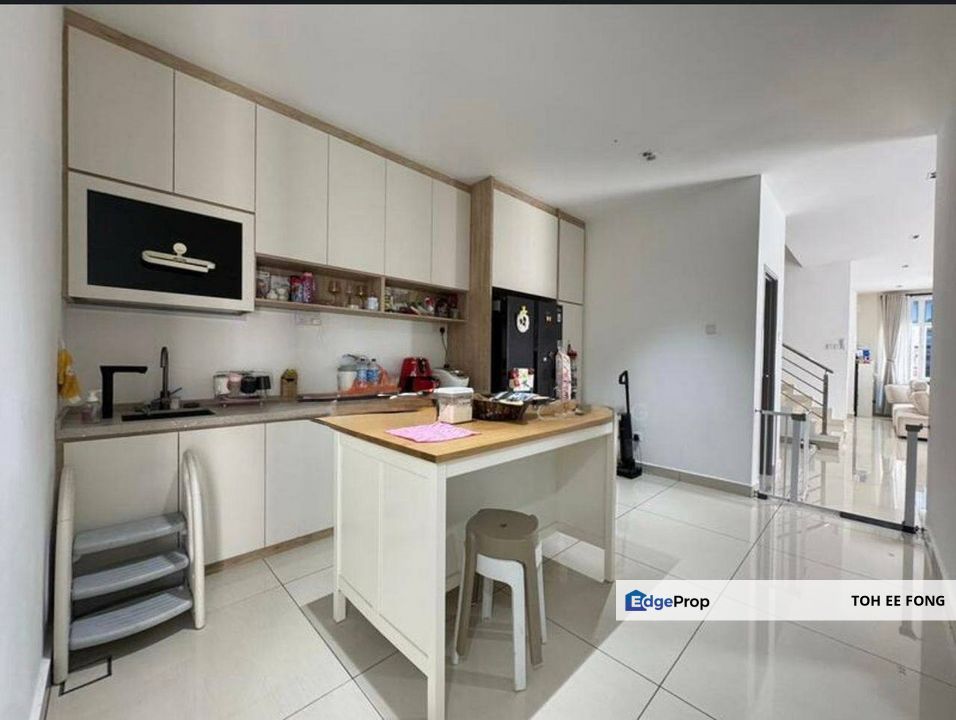 Bestari Hills @ Bestari Indah 2 Storey Cluster House Fully Renovated & Furnished Unit For Sale, Johor, Ulu Tiram