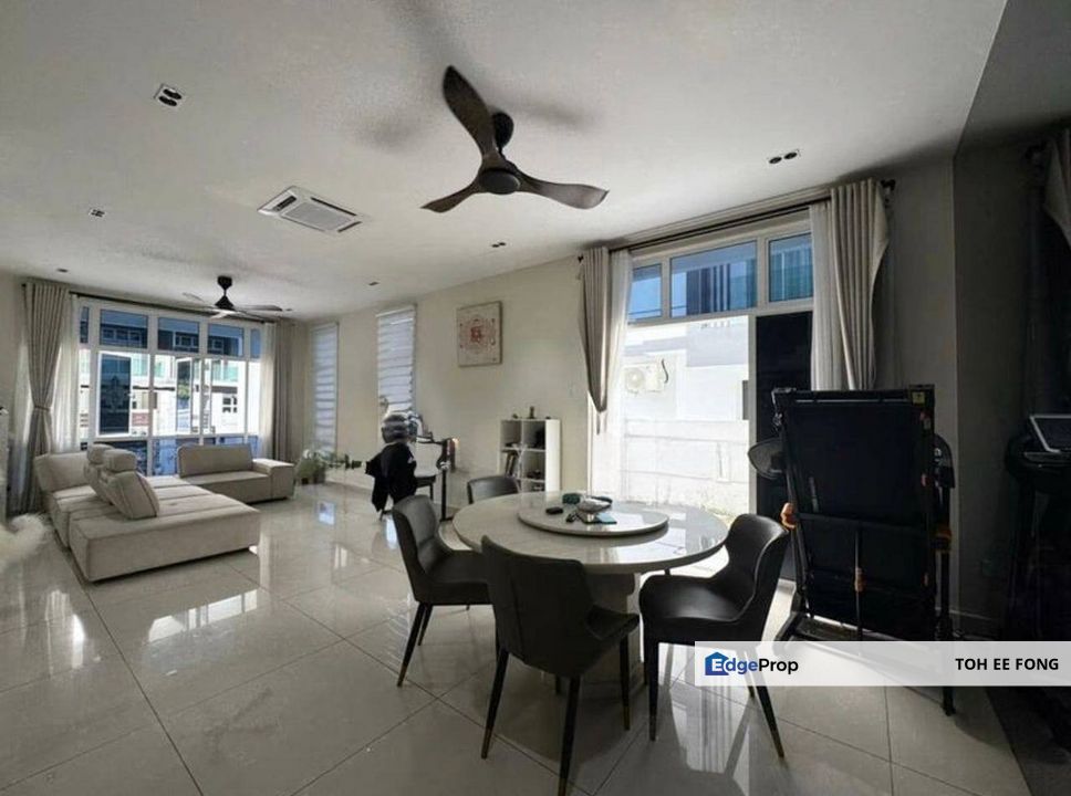 Bestari Hills @ Bestari Indah 2 Storey Cluster House Fully Renovated & Furnished Unit For Sale, Johor, Ulu Tiram