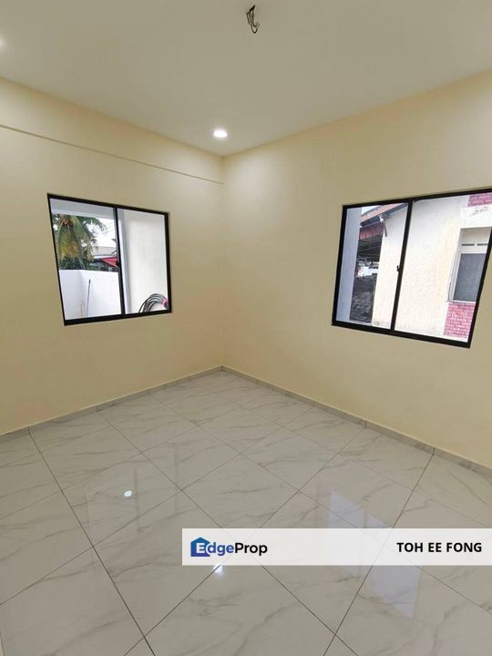 Taman Ungku Tun Aminah Single Storey Terrace End Lot For Sale, Johor, Skudai