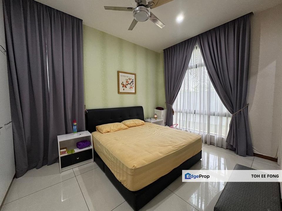 Isola Grandeur @ Senibong Cove 3 Storey Bungalow Fully Furnished & Renovated Unit For Sale, Johor, Masai