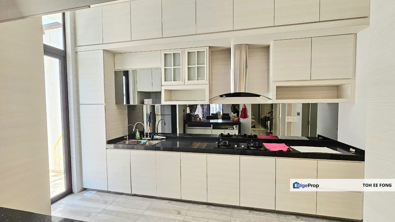 Canal Garden @ Horizon Hills 3 Storey Cluster House Fully Renovated Unit For Sale, Johor, 