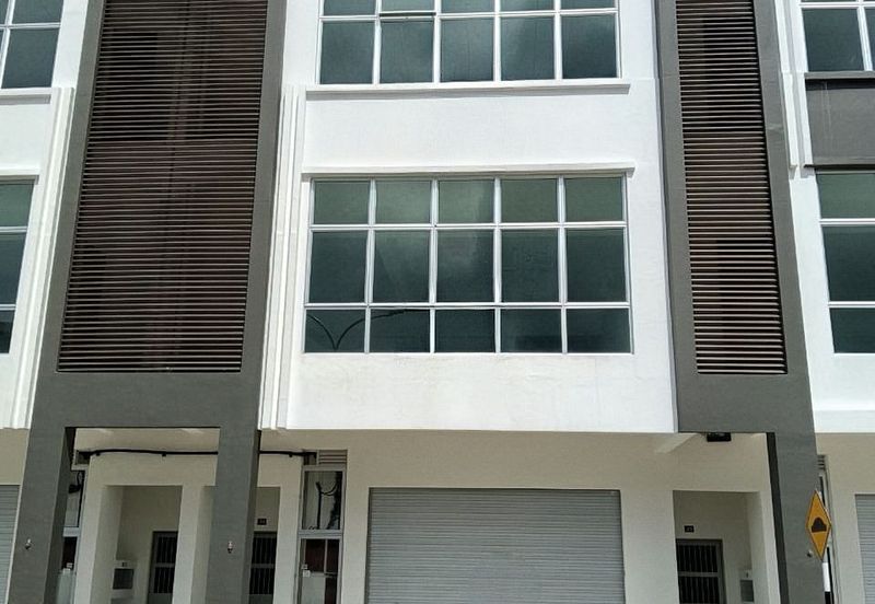 Summit Commercial Hub