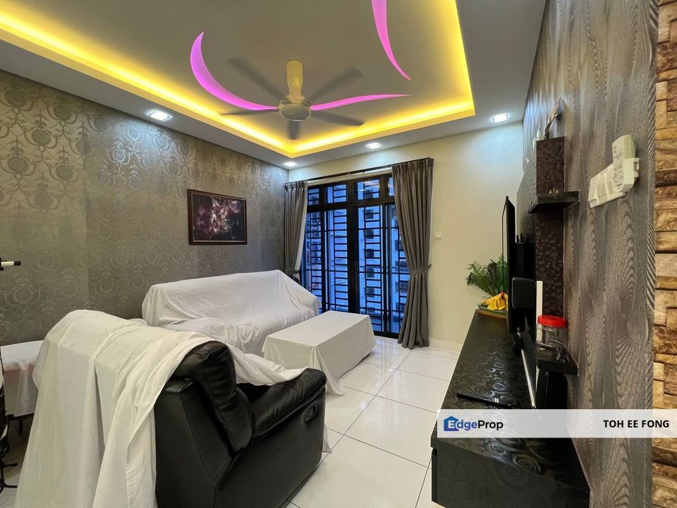 The Platino Serviced Apartment Corner Lot Fully Renovated Unit For Sale, Johor, Johor Bahru