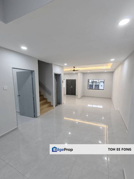 Taman Ungku Tun Aminah 2 Storey Terrace House Fully Renovated Unit For Sale, Johor, Skudai