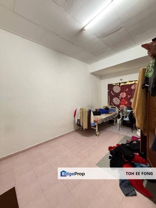 Taman Rinting Single Storey Terrace House End Lot For Sale, Johor, Masai