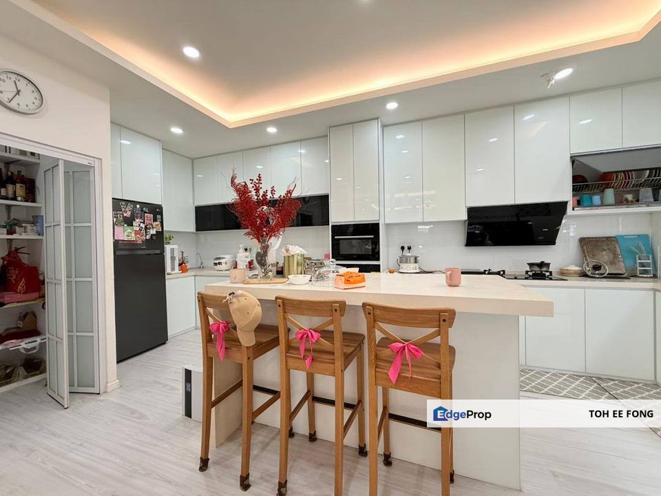 Nusa Sentral 3 Storey Cluster House Fully Renovated Unit For Sale, Johor, 