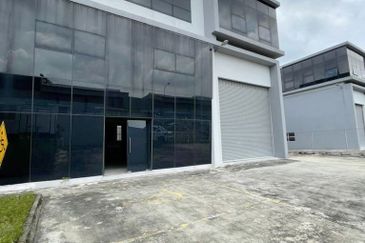 Apex Bizhub Desa Cemerlang