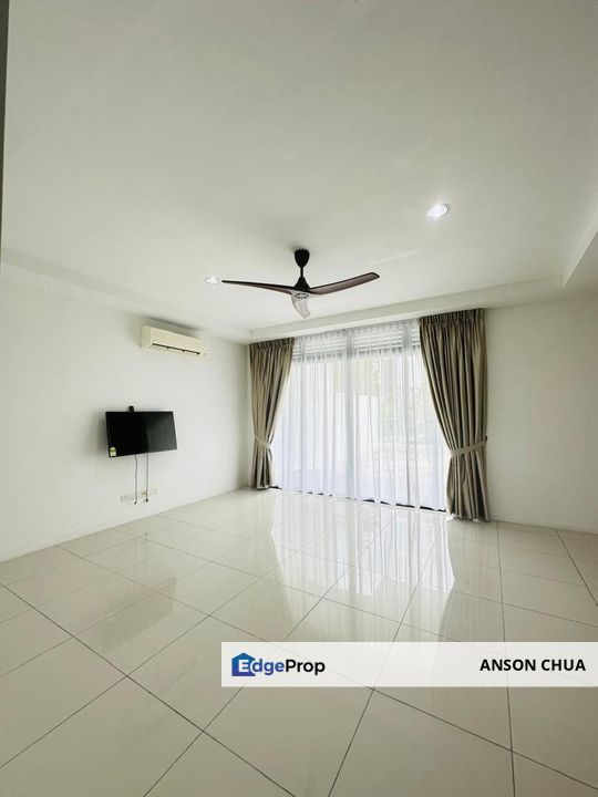 Residensi Ledang, Iskandar Puteri @ Ground Floor Townhouse with Pool View For Sale, Johor, East Ledang