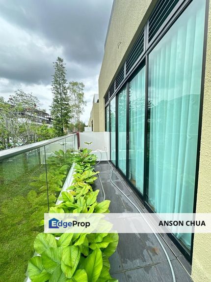 Residensi Ledang, Iskandar Puteri @ Ground Floor Townhouse with Pool View For Sale, Johor, East Ledang