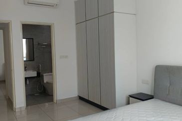 The Pinnacles (Pinnacle Tower)