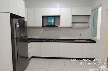 The Pinnacles (Pinnacle Tower)