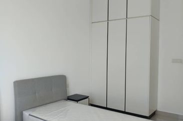 The Pinnacles (Pinnacle Tower)