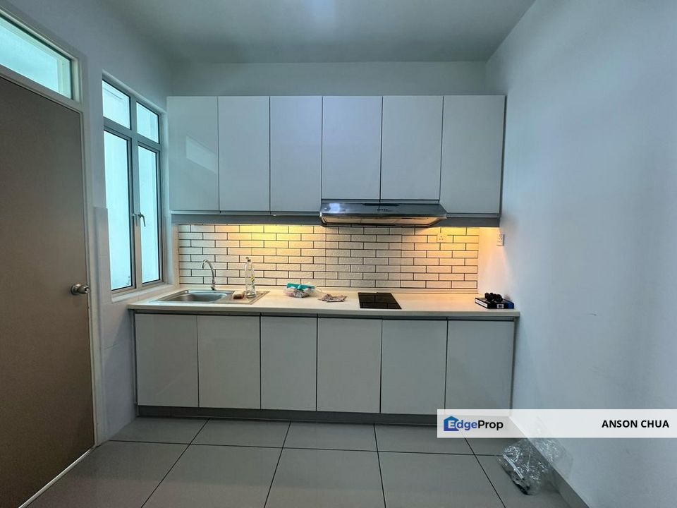 Austin Suites, Mount Austin @ 2-Bedroom Condo with 2 Car Parks For Sale, Johor, Johor Bahru