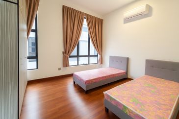 The Canal Garden South, Horizon Hills