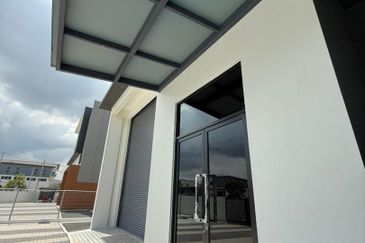 1.5 Storey Semi-D Light Industry