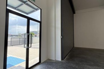 1.5 Storey Semi-D Light Industry