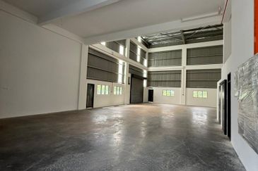 1.5 Storey Semi-D Light Industry