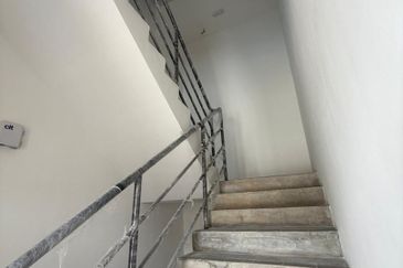 1.5 Storey Semi-D Light Industry