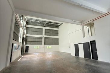 1.5 Storey Semi-D Light Industry