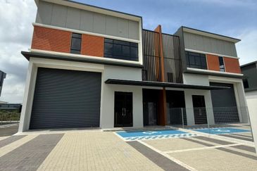 1.5 Storey Semi-D Light Industry