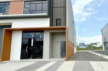 1.5 Storey Semi-D Light Industry