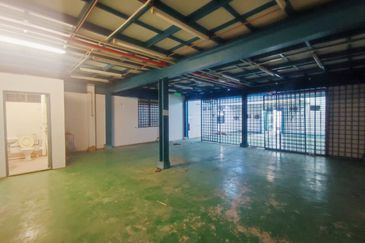 1.5 Storey Light Industri In Taman IKS Juru