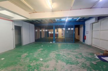 1.5 Storey Light Industri In Taman IKS Juru