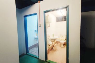 1.5 Storey Light Industri In Taman IKS Juru