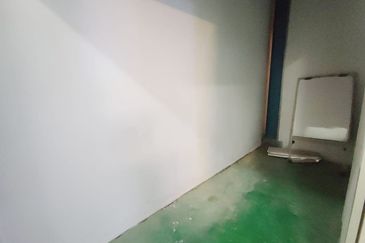 1.5 Storey Light Industri In Taman IKS Juru