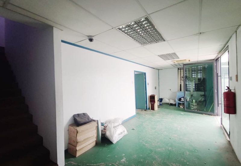 1.5 Storey Light Industri In Taman IKS Juru