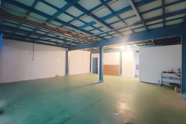 1.5 Storey Light Industri In Taman IKS Juru