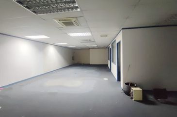 1.5 Storey Light Industri In Taman IKS Juru