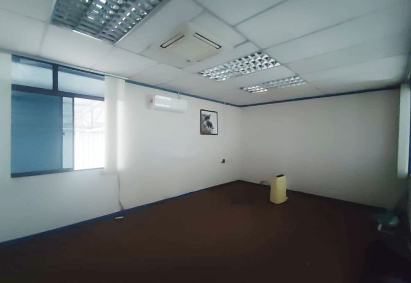 1.5 Storey Light Industri In Taman IKS Juru