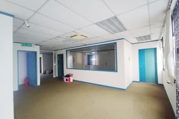 1.5 Storey Light Industri In Taman IKS Juru