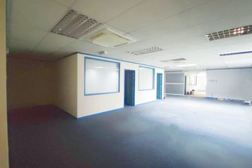 1.5 Storey Light Industri In Taman IKS Juru