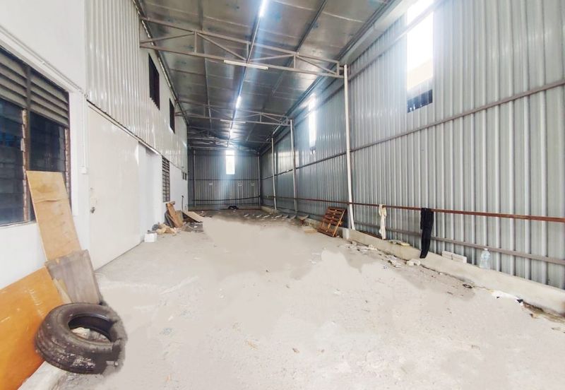 1.5 Storey Light Industri In Taman IKS Juru