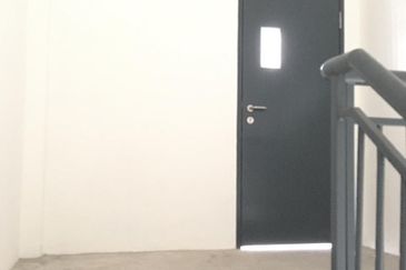 1.5 Terrace Factory Warehouse In Taman Industri Sungai Puyu