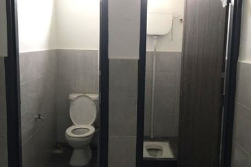 1.5 Terrace Factory Warehouse In Taman Industri Sungai Puyu