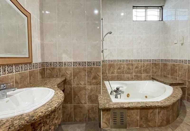 Big land 2 Storey Bungalow Bukit Tambun Penang