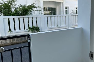 A Home that Feels Right — Stylish Terrace in Peaceful Neighbourhood