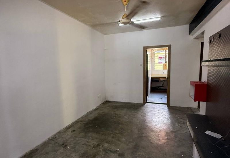 Flat Taman Plentong Utama