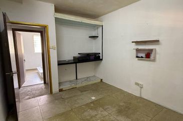 Flat Taman Plentong Utama