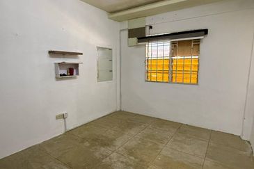 Flat Taman Plentong Utama